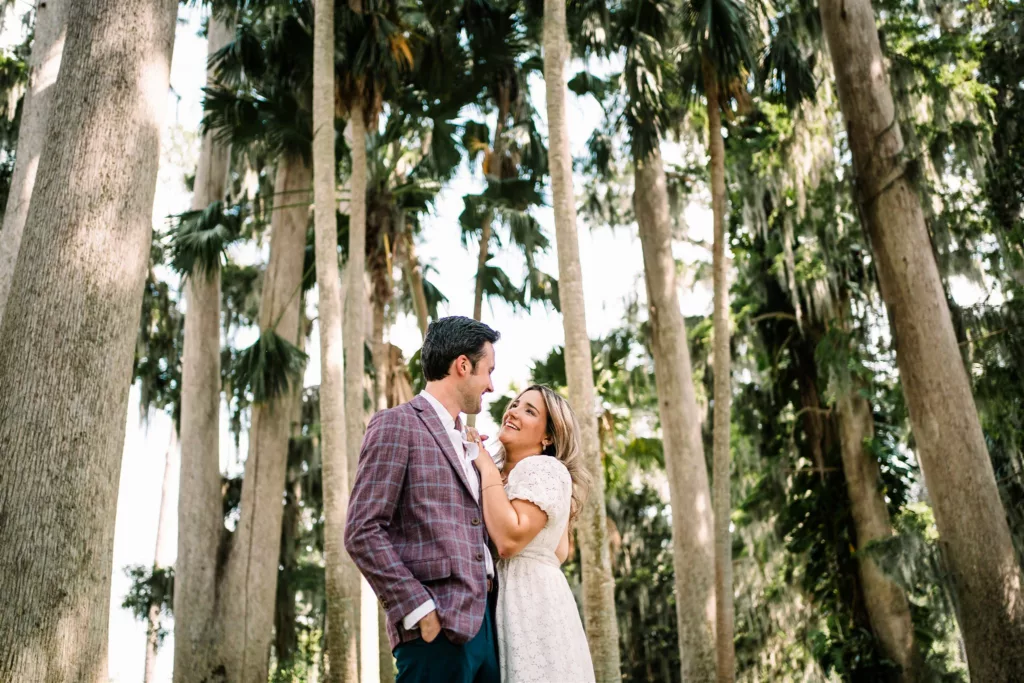 Couple tours Kraft Azeala Park in Winter Park for a date.
